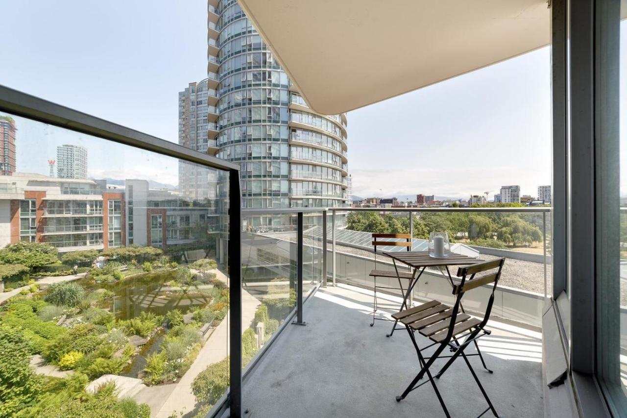 Gardenview Modern Condo With Parking, Gym, Pool, Ac 溫哥華 外观 照片